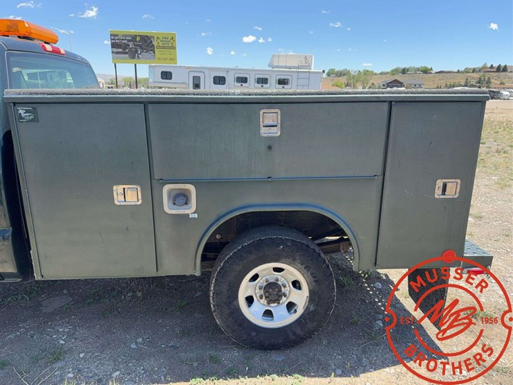 2005-chevrolet-silverado-3500-ls-image-18