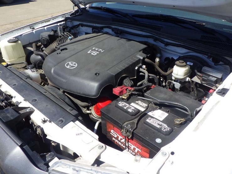 2013-toyota-tacoma-image-11