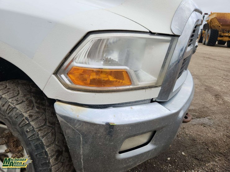 2011-dodge-3500-image-54