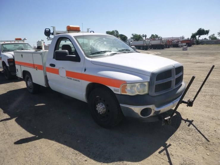 2005-dodge-ram-1500-image-3
