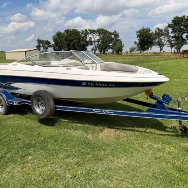 2000 Glastron 17’ SX195 Inboard Boat