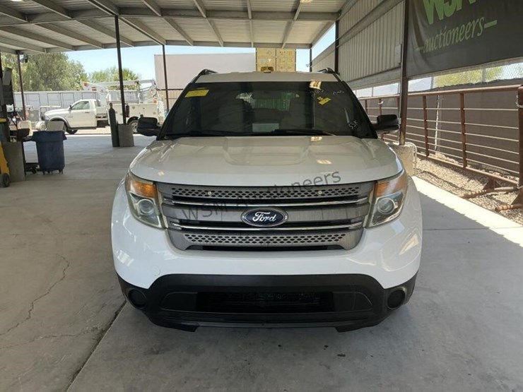 2013-ford-explorer-image-3
