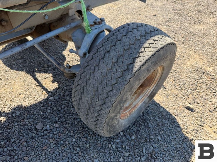 1983-massey-ferguson-1010-image-27
