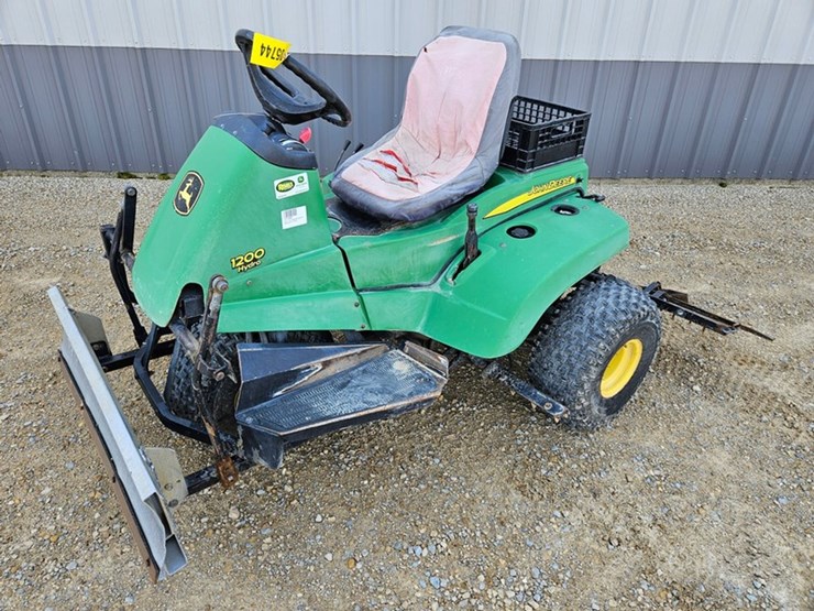 john-deere-1200-image-1