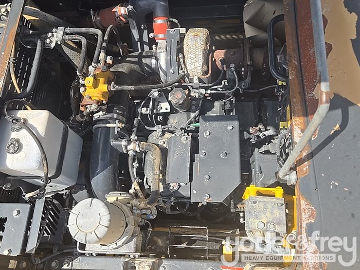 2015-komatsu-pc490-lc-11-image-86