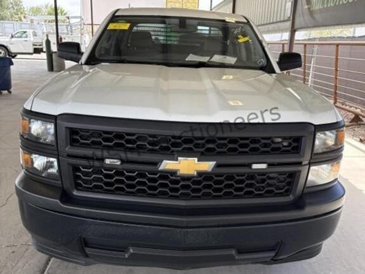 2015-chevrolet-silverado-1500-image-3