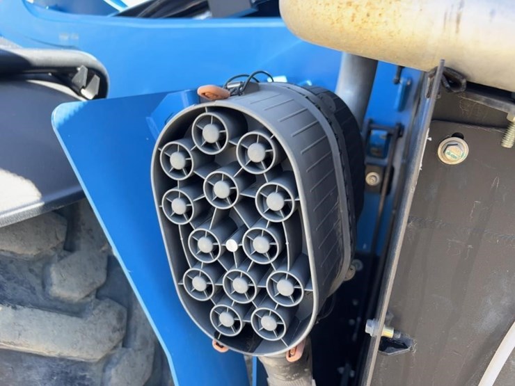 2019-genie-gth844-image-65