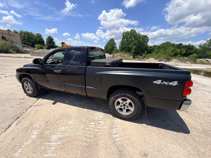 2005-dodge-dakota-image-7