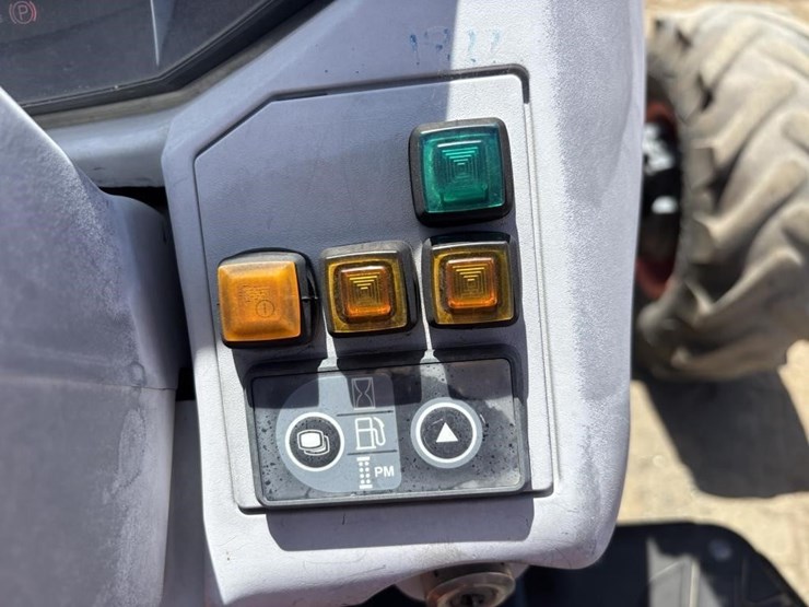2018-kubota-m5-111d-image-26