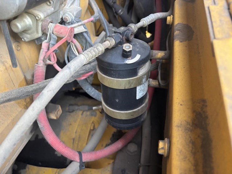 2005-deere-624j-image-60