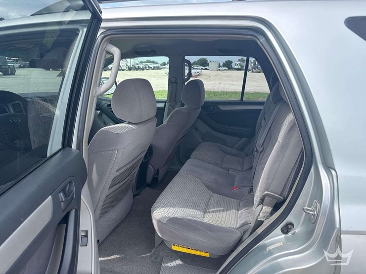 2005-toyota-4-runner-image-18