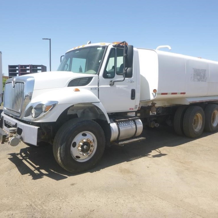 2014 INTERNATIONAL 7400