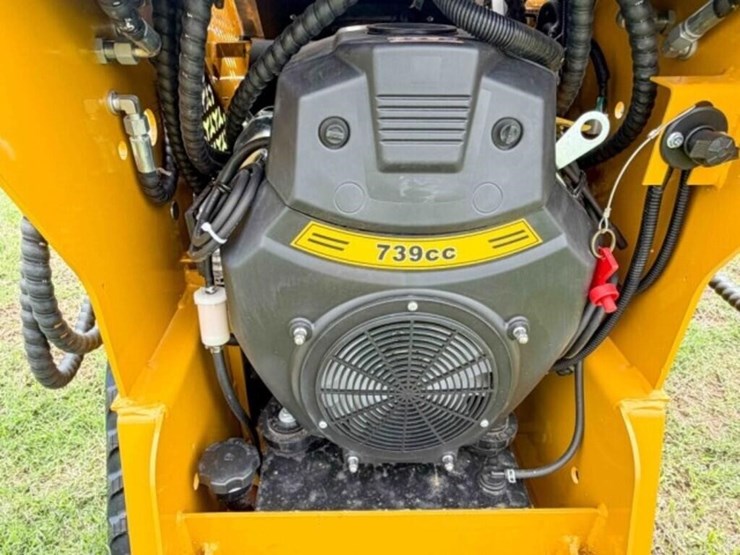 agt-mx-crt23-mini-track-loader-image-5