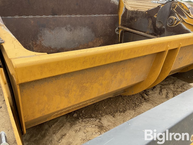 2020-deere-2412e-image-17