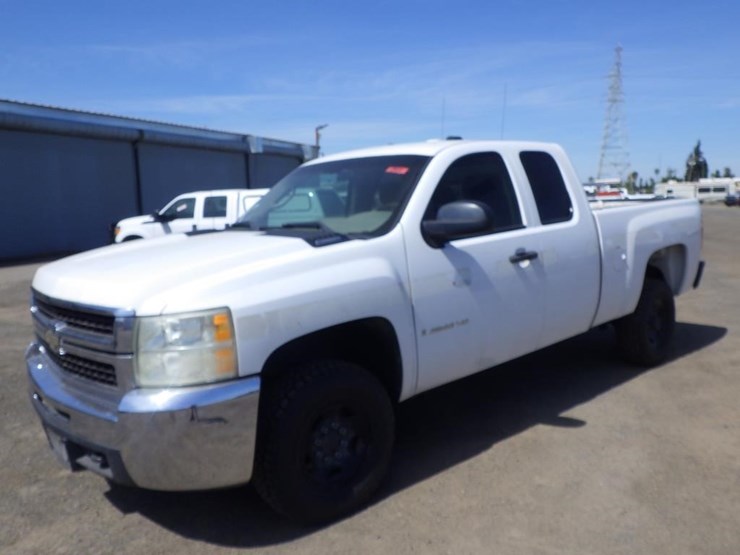 2008-chevrolet-2500hd-image-1