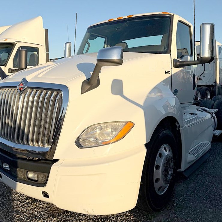 2018 INTERNATIONAL LT