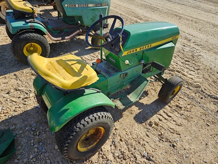 john-deere-100-image-5