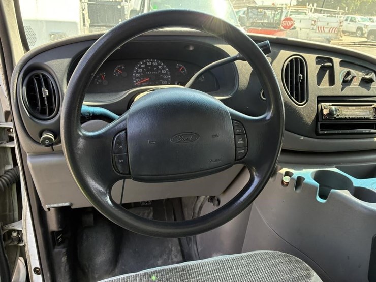 2002-ford-e350-sd-image-15