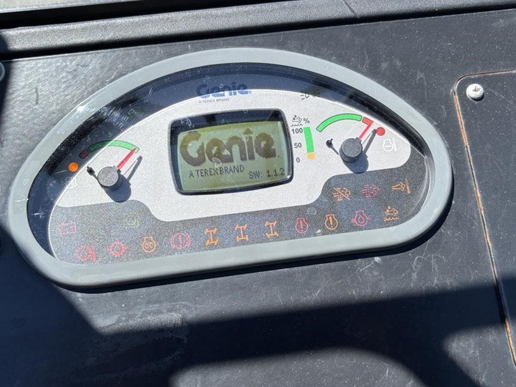 2019-genie-gth844-image-29