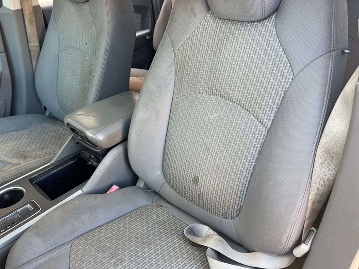 2012-chevrolet-traverse-image-21