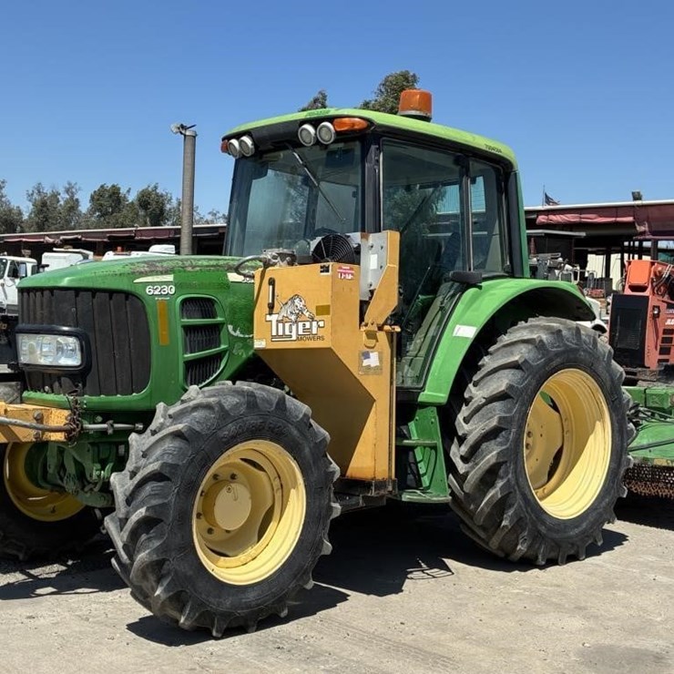 2009 JOHN DEERE 6230