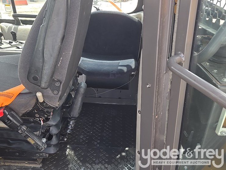 2022-volvo-a25g-image-46