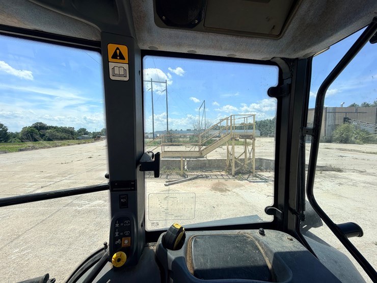 2000-new-holland-ts100-image-56