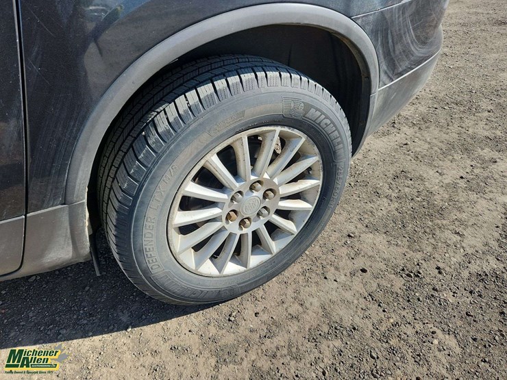 2010-buick-enclave-image-11