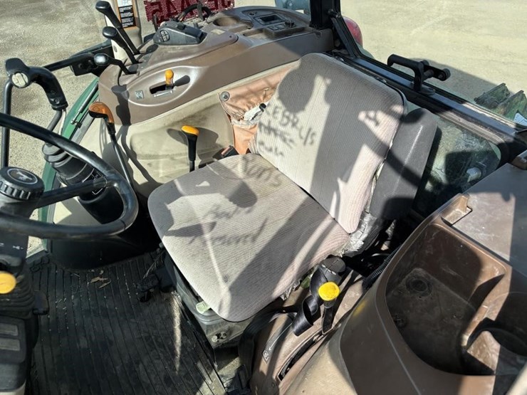 2006-john-deere-5225-image-33