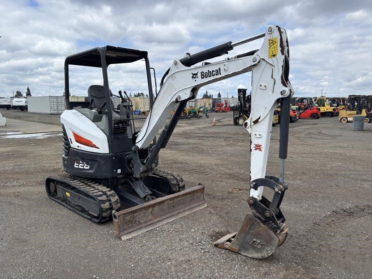 2021-bobcat-e26-image-2