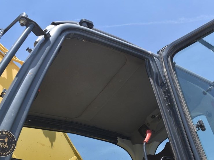 2014-kobelco-sk260sr-lc-3-image-57