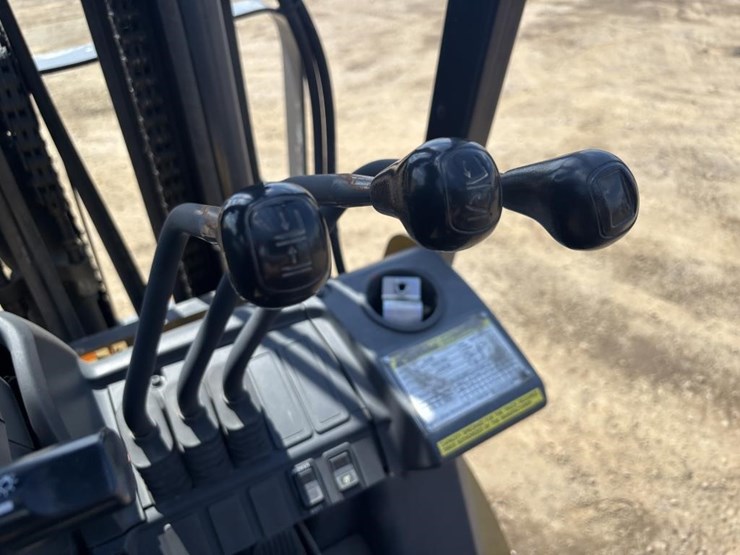 2020-caterpillar-2c6000-image-23
