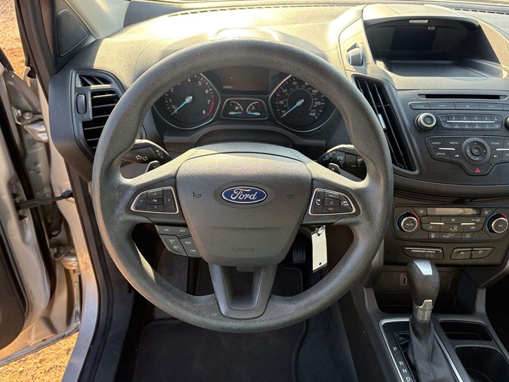 2017-ford-escape-se-image-13