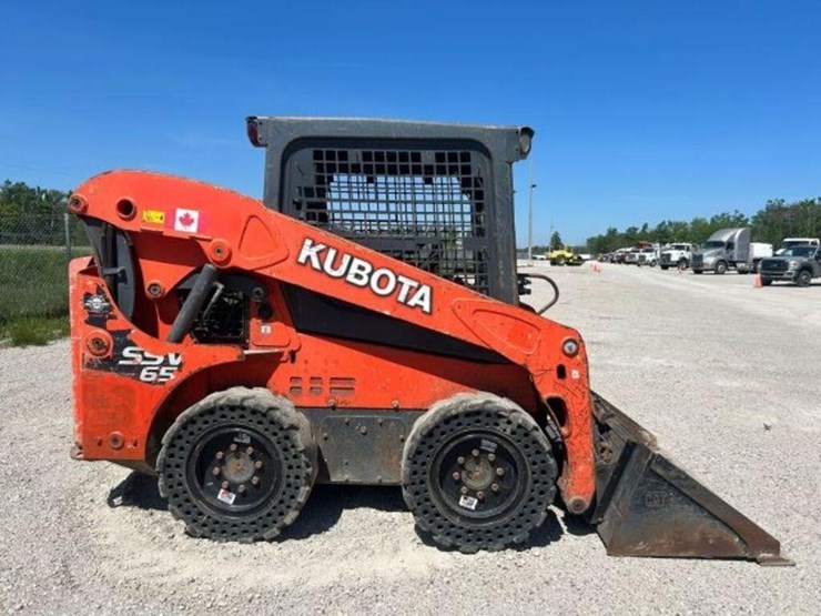 2018-kubota-ssv65-image-3