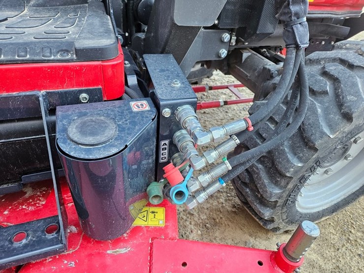 massey-ferguson-1735m-image-23