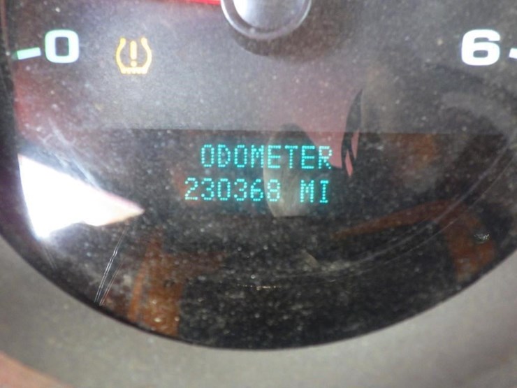 2011-chevrolet-2500-image-14