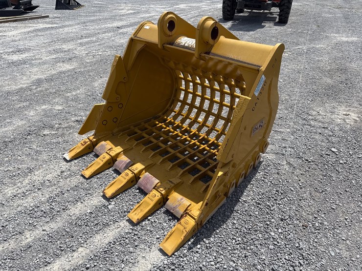 caterpillar-320-image-1