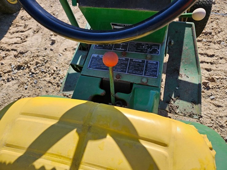 john-deere-100-image-12