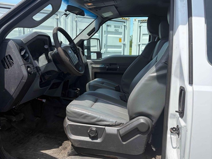 2016-ford-f550-image-16