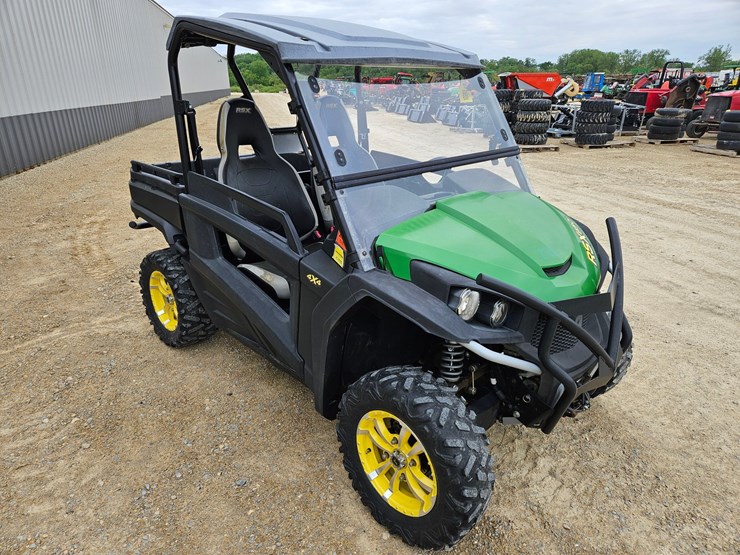 john-deere-gator-image-7