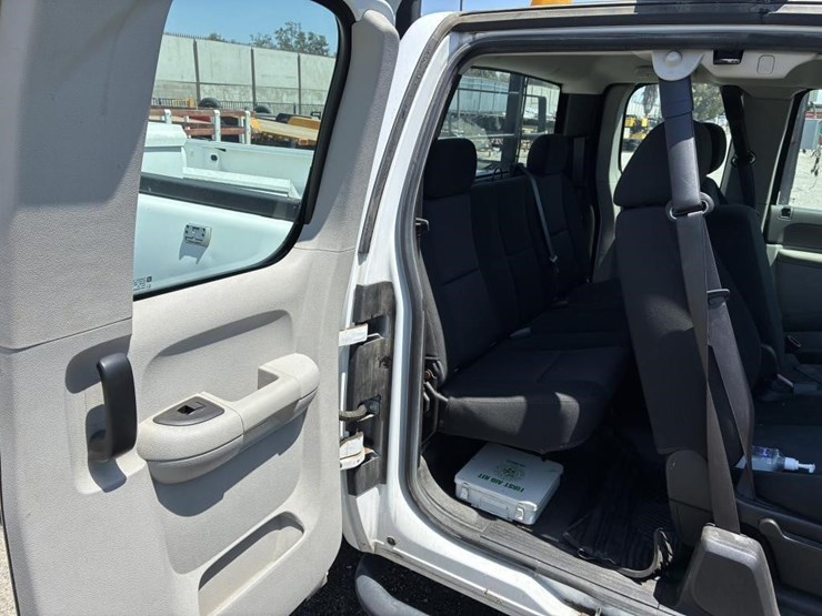 2012-gmc-2500hd-image-10