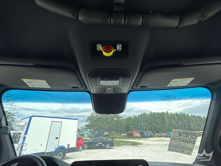 2021-mercedes-benz-sprinter-4500-image-34