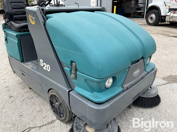 tennant-s20-dry-broom-image-15