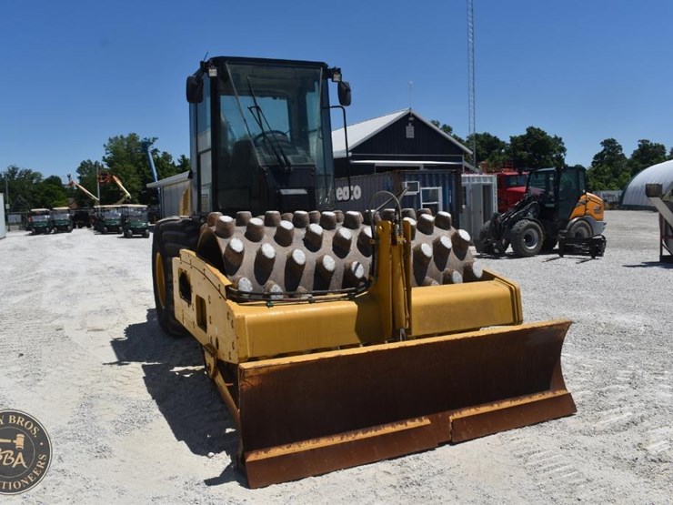 2012-caterpillar-cp56-image-22