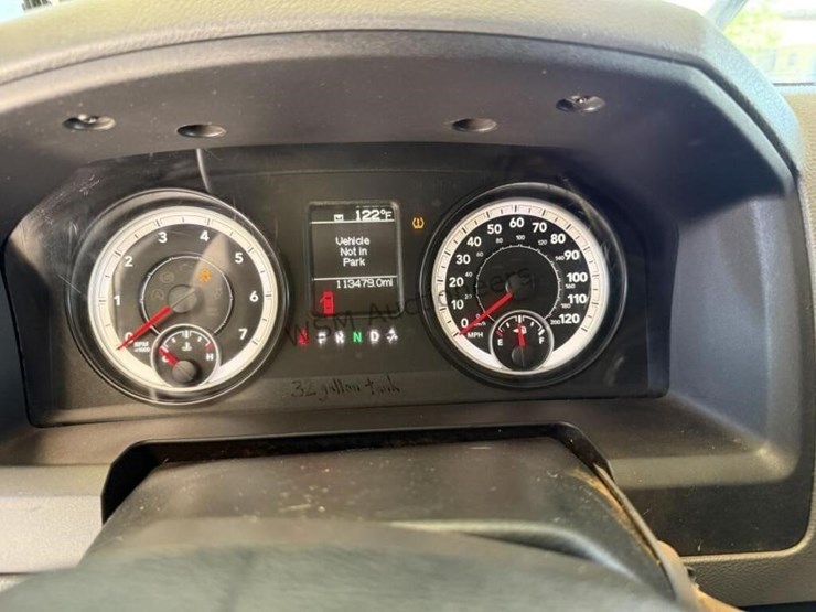 2014-dodge-2500-image-17