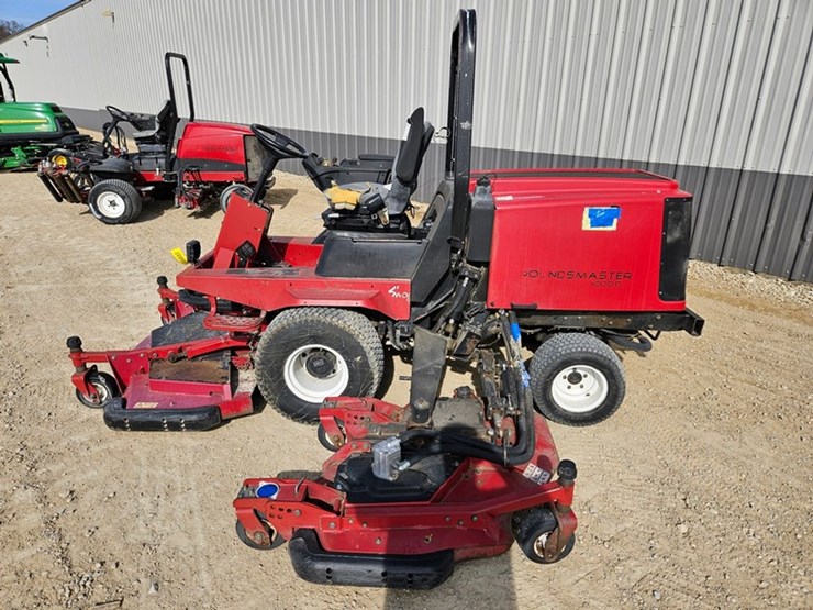 #5037-•-toro-ground-master-4000d-4x4-wide-area-mower-image-2