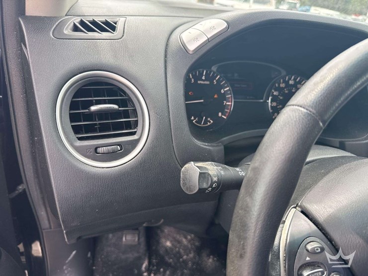 2016-nissan-pathfinder-image-13