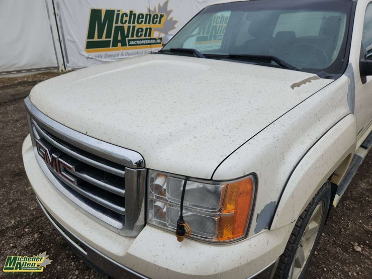2012-gmc-sierra-1500-slt-image-26