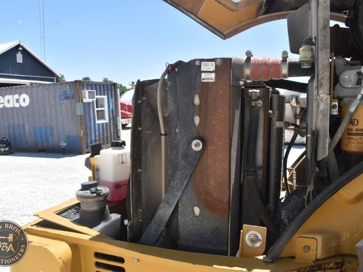 2012-caterpillar-cp56-image-43