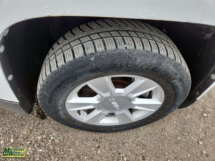 2011-gmc-terrain-sle-image-13